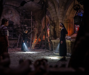 Une scène du film The Nun II