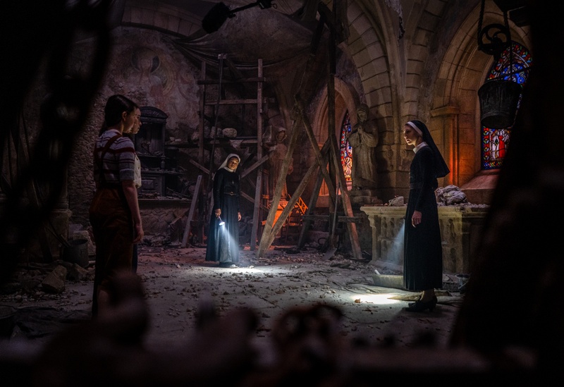 Une scène du film The Nun II