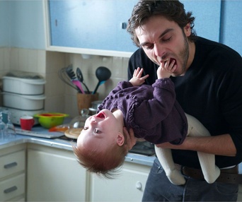 Une scène du film Un heureux événement