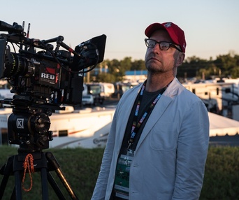 Une scène du film Logan Lucky