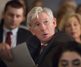 Une scène du film Norman: The Moderate Rise and Tragic Fall Of a New York Fixer