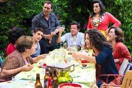 Une scène du film La cage dorée