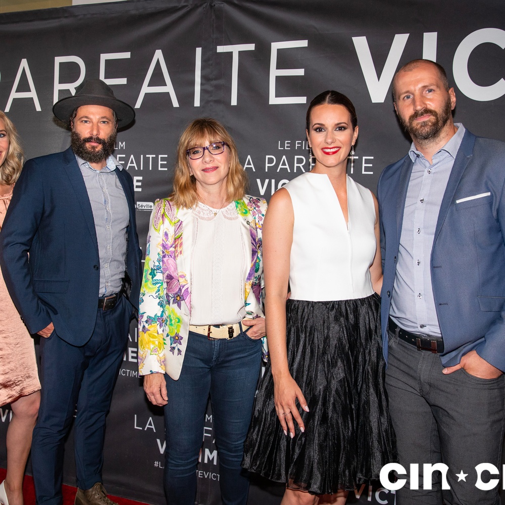 Sur le tapis rouge du film La parfaite victime