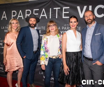 Sur le tapis rouge du film La parfaite victime