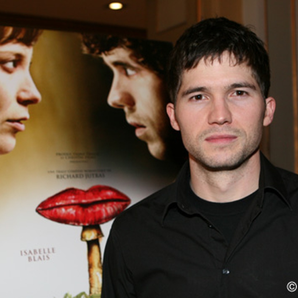 Maxime Denommée sur le tapis rouge de La belle empoisonneuse