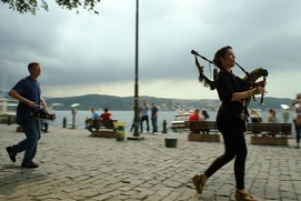 Une scène du film The Music of Strangers