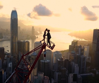 Une scène du film Skywalkers: A Love Story