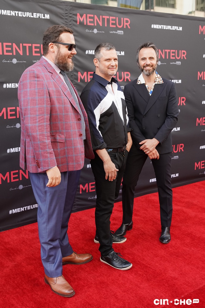 Sur le tapis rouge du film Menteur