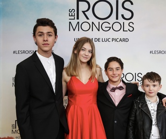 Sur le tapis rouge du film Les rois mongols