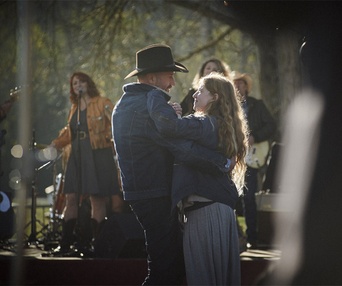 Une scène du film Les cowboys