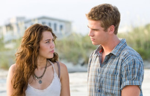 Liam Hemsworth et Miley Cyrus dans le film The Last Song