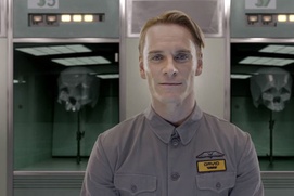 Images de la vidéo promotionnelle The David 8 créée pour le film Prometheus Images de la vidéo promotionnelle The David 8 créée pour le film Prometheus