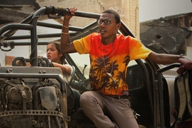 Une scène du film Transformers: The Last Knight Une scène du film Transformers: The Last Knight