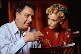 Scène du film Madame Henderson présente