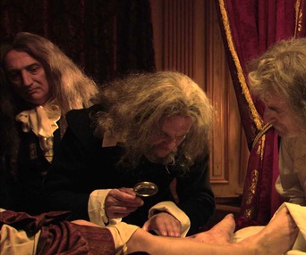 Une scène du film La mort de Louis XIV