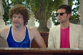 Une scène du film Hot Tub Time Machine 2 Une scène du film Hot Tub Time Machine 2