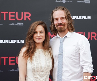 Sur le tapis rouge du film Menteur
