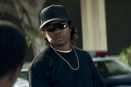 Une scène du film Straight Outta Compton Une scène du film Straight Outta Compton