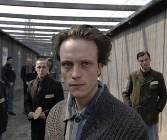 Scène du film The Counterfeiters