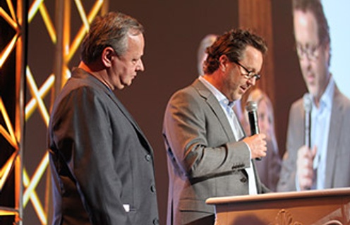 Christian Larouche et Patrick Roy sur la scène de Ciné-Québec