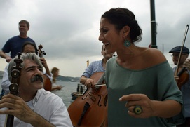 Une scène du film The Music of Strangers