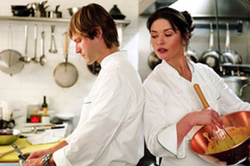 Aaron Eckhart et Catherine Zeta-Jones dans No Reservations