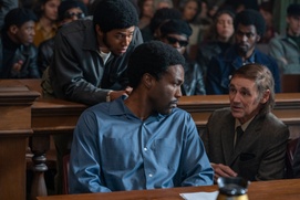 Une scène du film The Trial of the Chicago 7