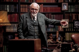 Une scène du film Freud's Last Session Une scène du film Freud's Last Session