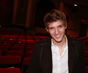 Sur le tapis rouge du film Les amours imaginaires