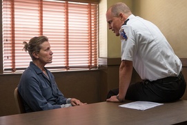 Une scène du film Three Billboards Outside Ebbing, Missouri Une scène du film Three Billboards Outside Ebbing, Missouri