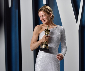 Sur le tapis rouge du party Vanity Fair des Oscars 2020