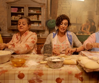 Une scène du film Et Maintenant on va où?