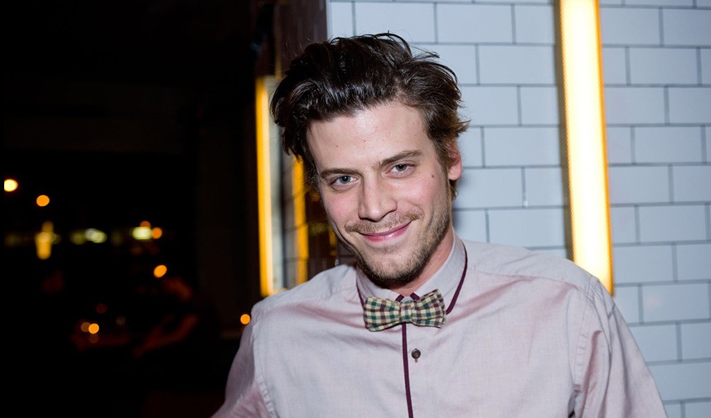 François Arnaud nous parle de son personnage dans la 4e saison d'UnREAL