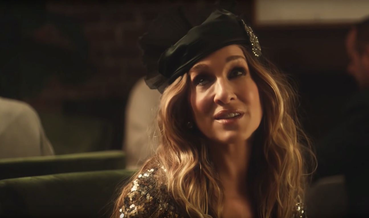 Cette publicité hilarante fait revivre Carrie Bradshaw et le Dude