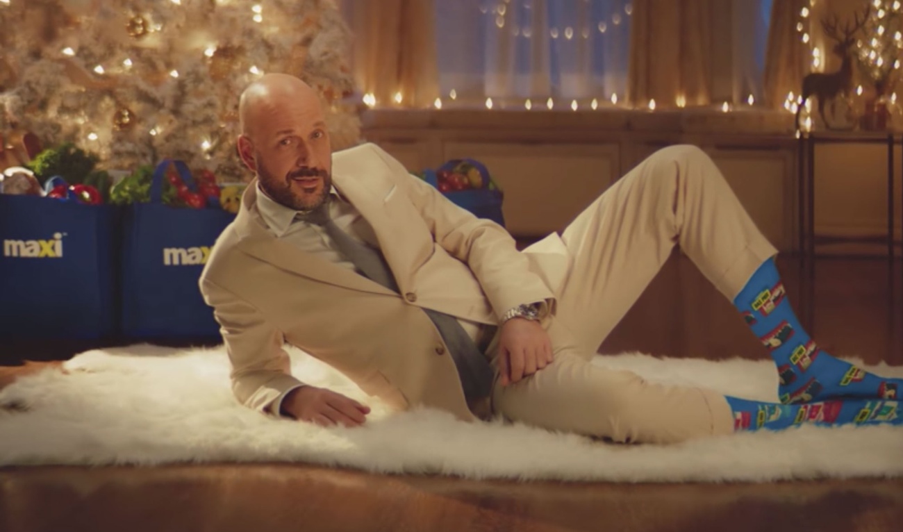 Image de l'article Maxi : Une nouvelle publicité de Noël délirante avec Martin Matte dévoilée