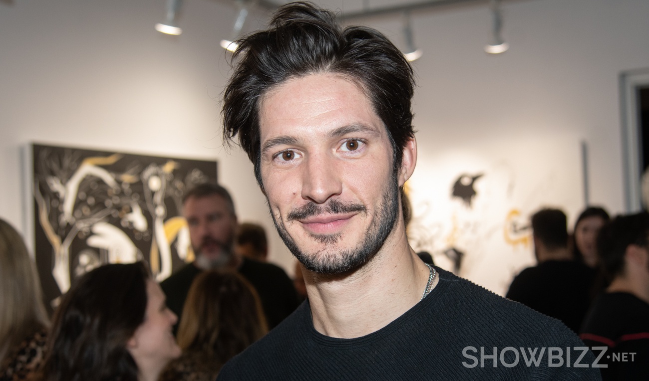 Un vernissage réussi pour Origine de Stéphane Rousseau