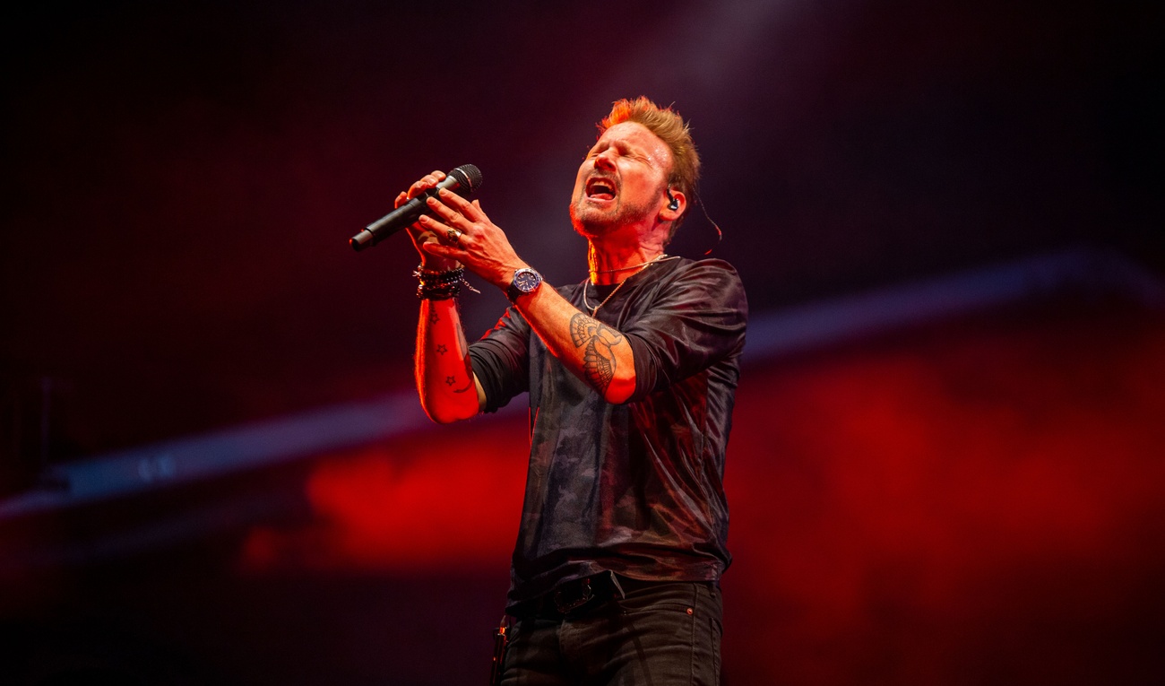 Image de l'article FEQ 2019 : Corey Hart débarque in extremis à Québec et donne tout un show