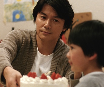 Une scène du film Tel père, tel fils