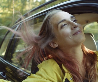 Une scène du film Lola vers la mer
