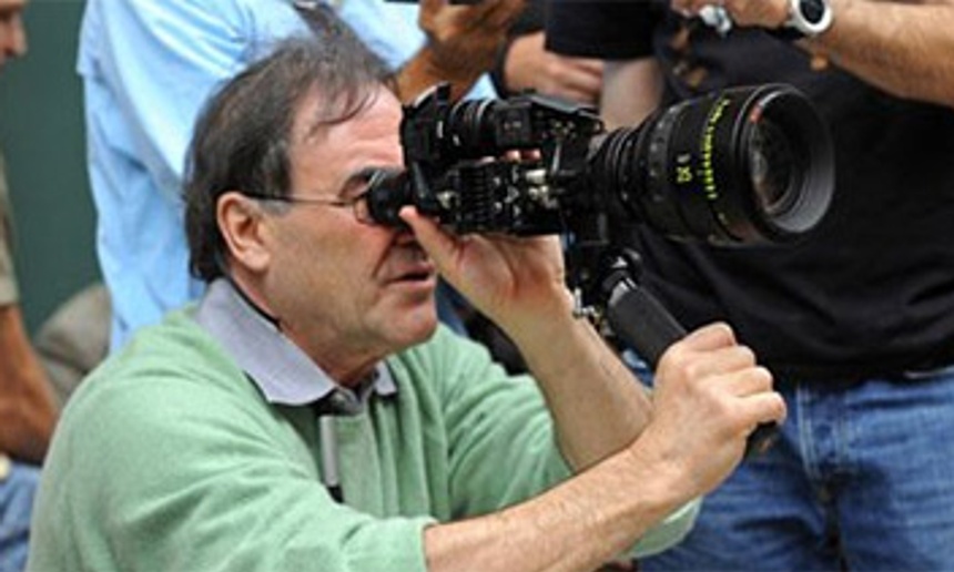 Oliver Stone réalisera l'adaptation du livre The Snowden Files