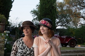 Une scène du film Magic in the Moonlight Une scène du film Magic in the Moonlight