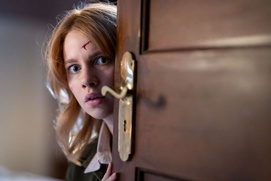 Une scène du film Girl at the Window