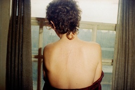 Une scène du film All the Beauty and the Bloodshed