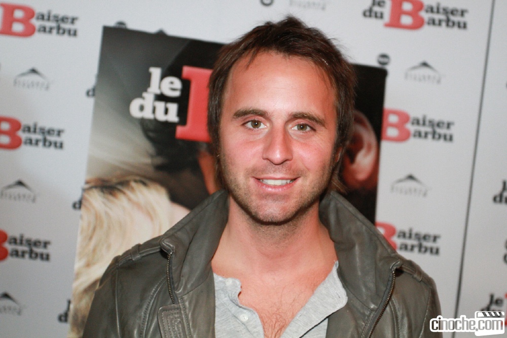 Sur le tapis rouge du film Le baiser du barbu