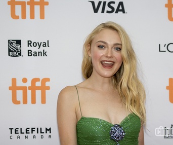 Sur le tapis rouge du film American Pastoral