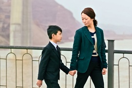 Une scène du film Mountains May Depart Une scène du film Mountains May Depart