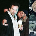 Shane Black sur le plateau de Kiss Kiss Bang Bang et un personnage de Death Note