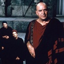 Telly Savalas incarne Pontius Pilate dans The Greatest Story Ever Told