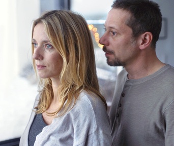 Une scène du film La chambre bleue