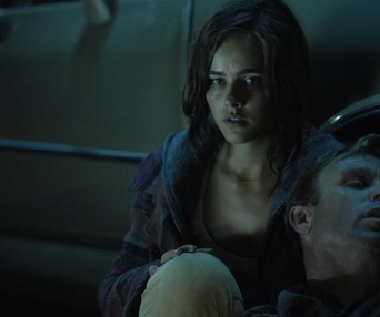 Isabel Lucas dans le film Daybreakers